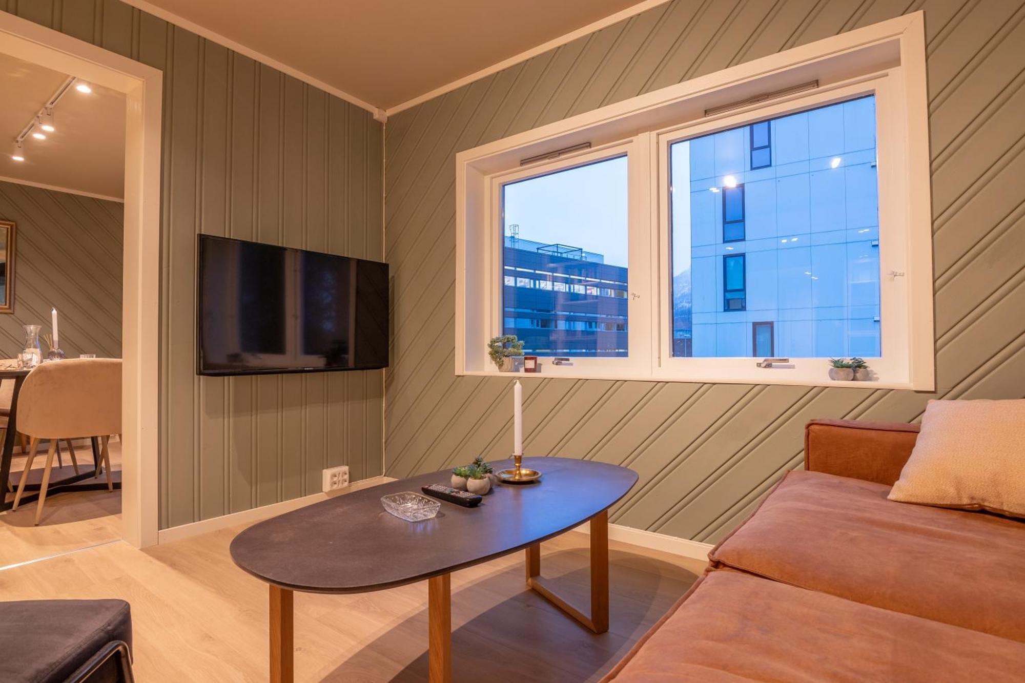 Cozy And Spacious Apartment In City Centre Тромсё Экстерьер фото